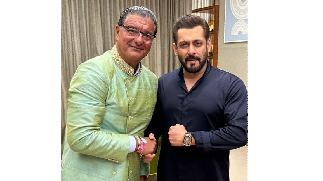 <div class="paragraphs"><p>Salman Khan poses with Jacob &amp; Co founder Jacob Arabo.</p></div>